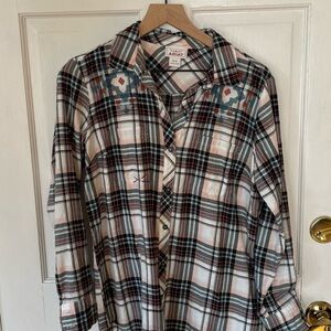 Ariat Plaid Button-Up Shirt